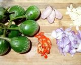 Foto langkah ke 1 dari resep Oseng Terong Ijo Cumi Pedas.