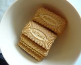 A picture of step 2 of Revamped chocolate dip biscuits.