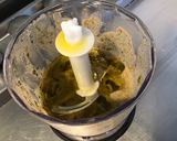 Une image de l'étape 5 de Sauce salade à la moutarde à l'ancienne et ail mariné.