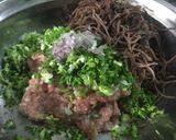 Hình bước làm 1 của món Canh bầu nhồi thịt