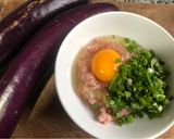 Hình bước làm 1 của món Cà Tím Nhồi Thịt Trứng - Cảnh Báo Dễ Nghiện