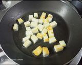 A picture of step 1 of Shahi Malai Paneer Korma In White Gravy.