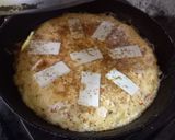Foto langkah ke 3 dari resep Pizza Dadar Tahu Sederhana.