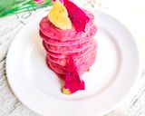 Foto langkah ke 6 dari resep Pancake Pisang Selai Strawberry (sy pakai jus buah naga).