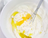 Foto del paso 1 de la receta: Crema de yogur griego con limón y tahini