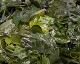 Hình bước làm 1 của món Cơm nhà với salad tôm bông cải trứng, cà tím xào thịt băm, bánh bí đỏ phomai, canh rong biển nạm bò