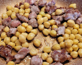 Foto del paso 2 de la receta: Ensalada de verano con legumbres, longaniza, sobrasada y miel