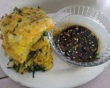 Foto langkah ke 7 dari resep Pajeon a.k.a Pancake Korea.