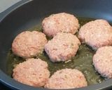 Foto del paso 5 de la receta: Filetes rusos en salsa de cebolla