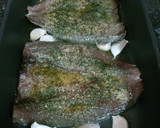 Foto del paso 2 de la receta: Caballa al horno con especias y vino blanco