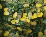 Foto del paso 1 de la receta: Bocaditos de espinaca y choclo 🌽♡