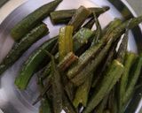 A picture of step 4 of Aachari Bhindi.