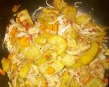 A picture of step 4 of Egg potatoes stir fry.