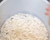 A picture of step 1 of Red rice idli (kerela style).
