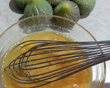 Foto del paso 1 de la receta: Flan de huevo con higos frescos (en microondas)