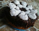 A picture of step 4 of Vanilla and chocolate cake.