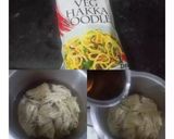 A picture of step 1 of Thai Green Curry Noodles.
