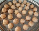 عکس مرحله 2 از دستور کوفته مرغ پرتقالی ۲ (Orange chicken meatballs)