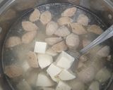 Foto langkah ke 5 dari resep Soup Tahu Bakso.