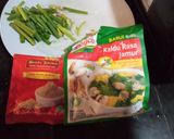 Foto langkah ke 3 dari resep Cha Tauge Ayam Jamur.