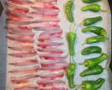 Foto del paso 4 de la receta: Boquerones al horno con pimientos de Padrón