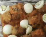 A picture of step 3 of Koofta curry.