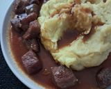 Foto langkah ke 5 dari resep Mashed Potato (served with) Sautè Saikoro Beef.