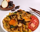 Foto langkah ke 3 dari resep Kwetiaw Goreng Lada Hitam.