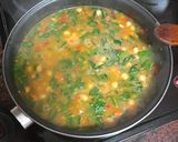 Foto del paso 6 de la receta: Potaje de garbanzos con espinacas y secreto ibérico