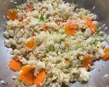A picture of step 4 of Thai stir fried rice.