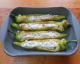 Foto del paso 4 de la receta: Chiles cristal rellenos de requesón