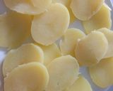 A picture of step 2 of Parmigiana con patate - classic parmigiana with potatoes.