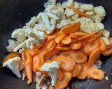 Foto langkah ke 2 dari resep 40. Capcay Goreng.