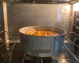 A picture of step 7 of Apple rose cake.