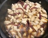 A picture of step 8 of Oyakodon (亲子丼）.