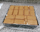 Foto del paso 5 de la receta: Tarta de galletas, chocolate y natillas/sin horno