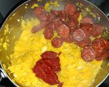Une image de l'étape 3 de Riz à l’espagnole au poulet et au chorizo.
