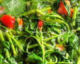 Foto langkah ke 3 dari resep Tumis Kangkung Saos Tiram.