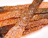 Hình bước làm 4 của món Da Cá Hồi Nướng Muối Giòn Tan