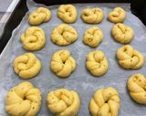 Foto del passaggio 8 della ricetta Brioche Intrecciate all’anice