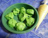 Foto langkah ke 7 dari resep Roti sobek pandan isi vla vanila.
