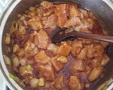 Tejfölös csirkepörkölt tésztával recept fázis 4 fotója