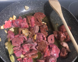 Foto del paso 3 de la receta: Asadura de cordero encebollada