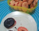 Foto langkah ke 13 dari resep Donat Bomboloni Stroberi.
