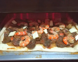 Foto del paso 8 de la receta: Coca con Rovellons, Alcachofas y Gambas