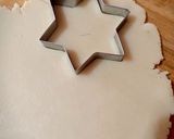 A picture of step 5 of Linzer cookies.