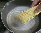 泡菜鮮辣湯麵的食譜步驟1照片