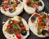 A picture of step 3 of Bread Pizza.