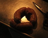 Foto del paso 16 de la receta: Salchicha parrillera, zochoris y chorisos secos, y choris a la pomarola