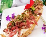 Une image de l'étape 3 de Bruschetta tartine champignons lardons fromage frais 😋.
